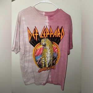 Def Leppard Band Tee Pink